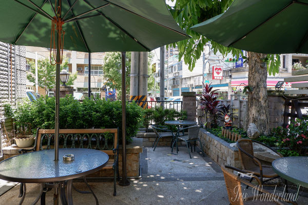 【食記】桃園・龍潭｜牛唄唄庭園式牛排，適合親子的平價牛排館，在戶外庭園式座位好好享用一頓吧！完整菜單