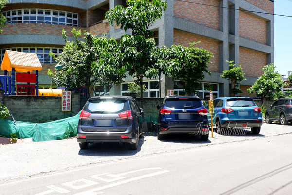 【食記】桃園・龍潭｜牛唄唄庭園式牛排，適合親子的平價牛排館，在戶外庭園式座位好好享用一頓吧！完整菜單