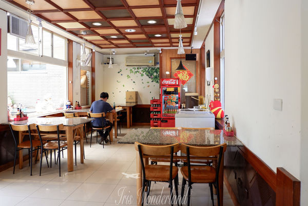 【食記】桃園・龍潭｜牛唄唄庭園式牛排，適合親子的平價牛排館，在戶外庭園式座位好好享用一頓吧！完整菜單