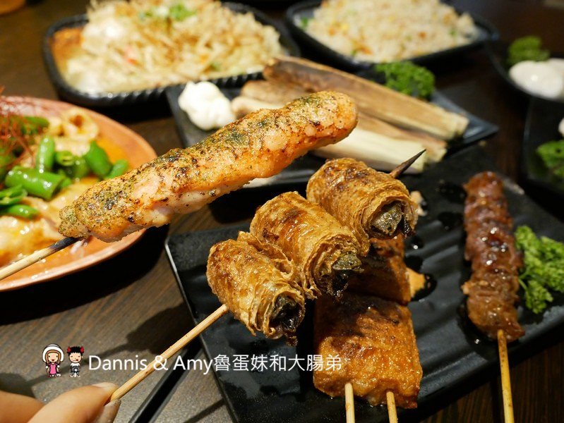 《新竹宵夜美食》男子漢居酒屋。開到凌晨夜貓子聚餐的深夜食堂。手作料理串燒熱炒菜色推薦。菜單分享︱明湖路育賢國中附近（影片）