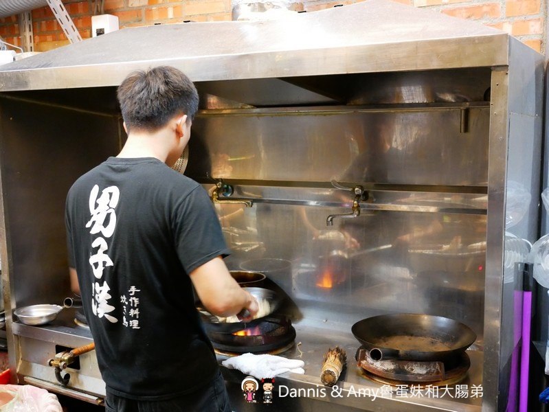 《新竹宵夜美食》男子漢居酒屋。開到凌晨夜貓子聚餐的深夜食堂。手作料理串燒熱炒菜色推薦。菜單分享︱明湖路育賢國中附近（影片）