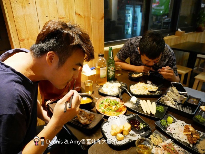 《新竹宵夜美食》男子漢居酒屋。開到凌晨夜貓子聚餐的深夜食堂。手作料理串燒熱炒菜色推薦。菜單分享︱明湖路育賢國中附近（影片）
