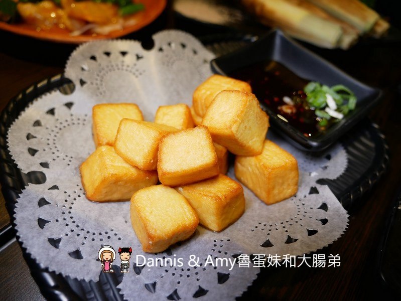 《新竹宵夜美食》男子漢居酒屋。開到凌晨夜貓子聚餐的深夜食堂。手作料理串燒熱炒菜色推薦。菜單分享︱明湖路育賢國中附近（影片）