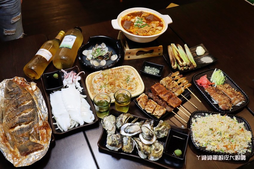 新竹平價宵夜熱炒推薦男子漢居酒屋!必吃澎湖牡蠣、冰鎮中卷、豆皮皮蛋串跟手工豆干