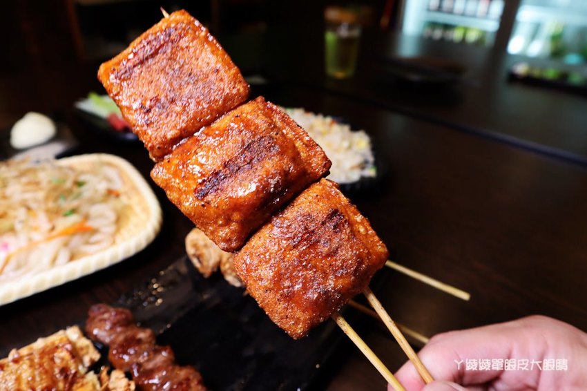 新竹平價宵夜熱炒推薦男子漢居酒屋!必吃澎湖牡蠣、冰鎮中卷、豆皮皮蛋串跟手工豆干