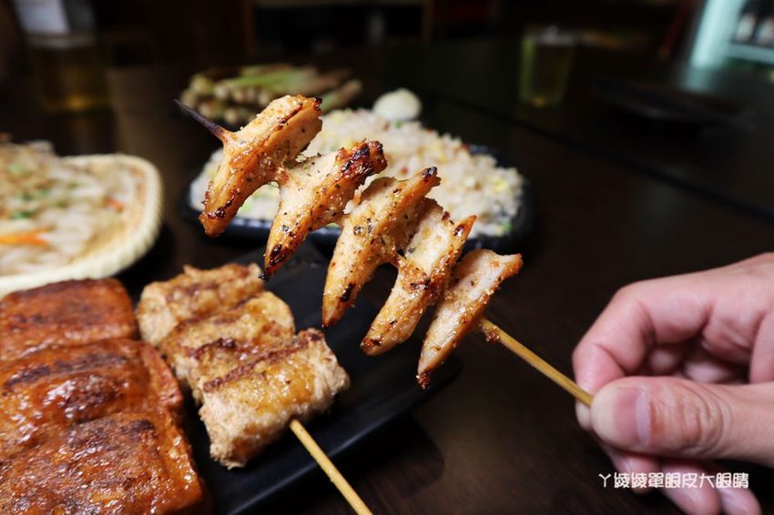 新竹平價宵夜熱炒推薦男子漢居酒屋!必吃澎湖牡蠣、冰鎮中卷、豆皮皮蛋串跟手工豆干