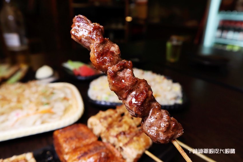 新竹平價宵夜熱炒推薦男子漢居酒屋!必吃澎湖牡蠣、冰鎮中卷、豆皮皮蛋串跟手工豆干