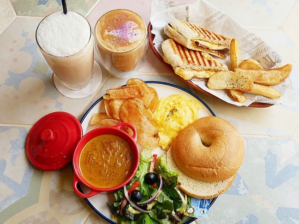 誠吾早午餐 Chéngwú Brunch：誠吾早午餐 Chéngwú Brunch-台南中西區早午餐  住宅區內網美級裝潢  水耕生菜享用更安心  還有牽絲無極限的帕尼尼必嚐