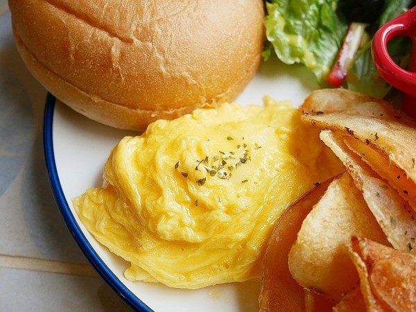 誠吾早午餐 Chéngwú Brunch：誠吾早午餐 Chéngwú Brunch-台南中西區早午餐  住宅區內網美級裝潢  水耕生菜享用更安心  還有牽絲無極限的帕尼尼必嚐