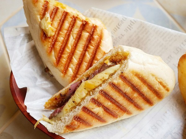 誠吾早午餐 Chéngwú Brunch：誠吾早午餐 Chéngwú Brunch-台南中西區早午餐  住宅區內網美級裝潢  水耕生菜享用更安心  還有牽絲無極限的帕尼尼必嚐