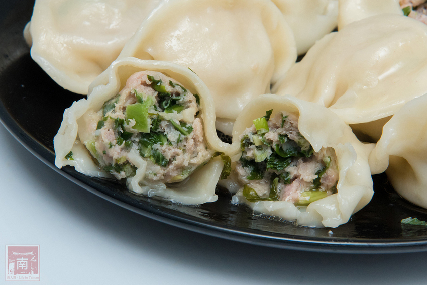 【團購美食】超人氣團購水餃|個頭好大還會爆汁|傳承眷村好味道|履歷水餃|牛肉水餃|究好豬肉水餃~餃當家 - 南人幫