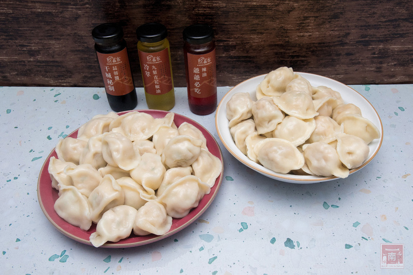 【團購美食】超人氣團購水餃|個頭好大還會爆汁|傳承眷村好味道|履歷水餃|牛肉水餃|究好豬肉水餃~餃當家 - 南人幫