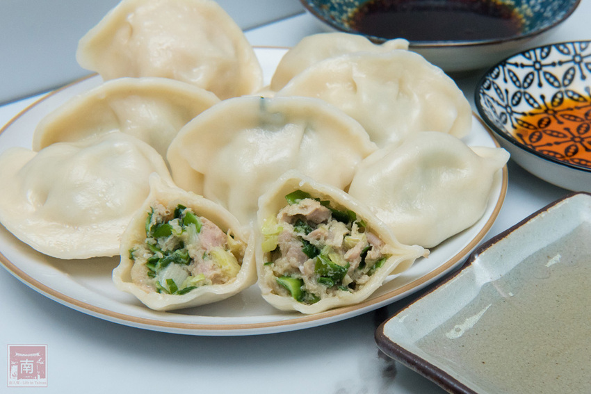 【團購美食】超人氣團購水餃|個頭好大還會爆汁|傳承眷村好味道|履歷水餃|牛肉水餃|究好豬肉水餃~餃當家 - 南人幫