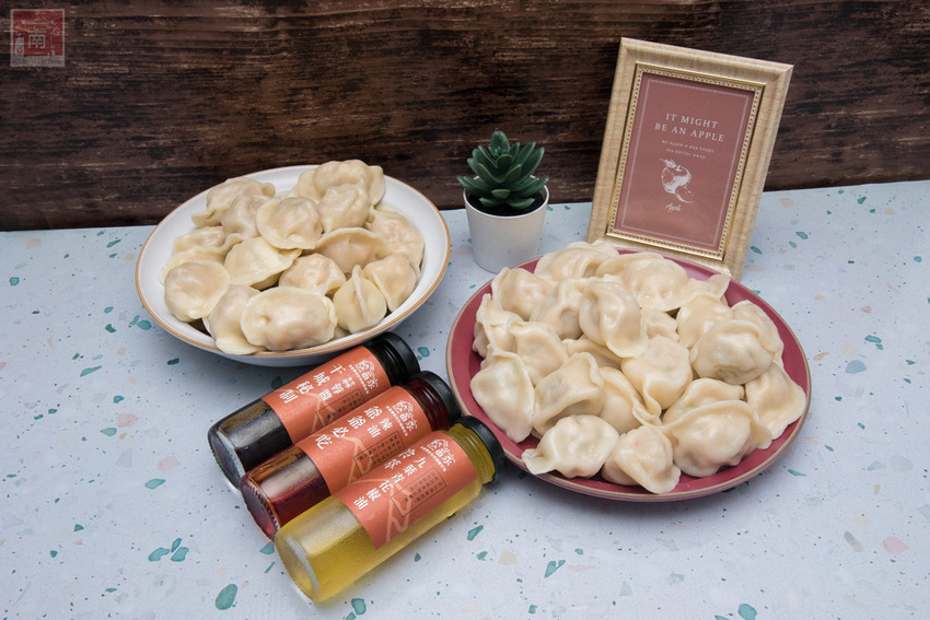 【團購美食】超人氣團購水餃|個頭好大還會爆汁|傳承眷村好味道|履歷水餃|牛肉水餃|究好豬肉水餃~餃當家 - 南人幫