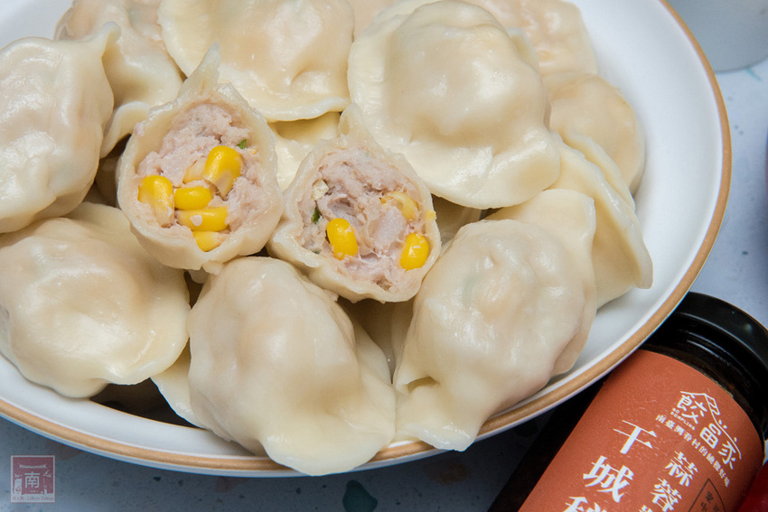 【團購美食】超人氣團購水餃|個頭好大還會爆汁|傳承眷村好味道|履歷水餃|牛肉水餃|究好豬肉水餃~餃當家 - 南人幫