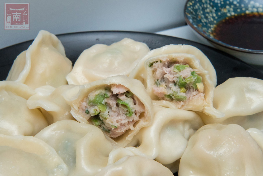 【團購美食】超人氣團購水餃|個頭好大還會爆汁|傳承眷村好味道|履歷水餃|牛肉水餃|究好豬肉水餃~餃當家 - 南人幫