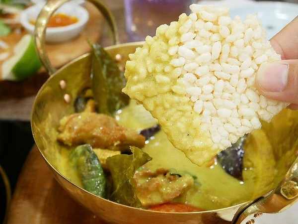 意思泰泰國菜&精釀啤酒:意思泰泰國菜&精釀啤酒-台中SOGO泰式料理 藍象廷旗下品牌 餐點選擇多 單點、套餐各取所需 多人享用更適合