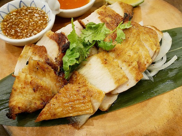 意思泰泰國菜&精釀啤酒:意思泰泰國菜&精釀啤酒-台中SOGO泰式料理 藍象廷旗下品牌 餐點選擇多 單點、套餐各取所需 多人享用更適合