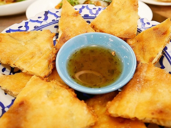 意思泰泰國菜&精釀啤酒:意思泰泰國菜&精釀啤酒-台中SOGO泰式料理 藍象廷旗下品牌 餐點選擇多 單點、套餐各取所需 多人享用更適合