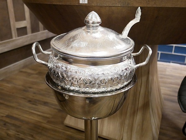 意思泰泰國菜&精釀啤酒:意思泰泰國菜&精釀啤酒-台中SOGO泰式料理 藍象廷旗下品牌 餐點選擇多 單點、套餐各取所需 多人享用更適合