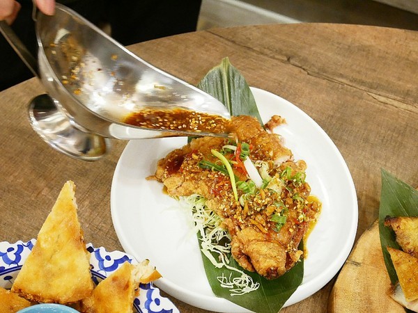 意思泰泰國菜&精釀啤酒:意思泰泰國菜&精釀啤酒-台中SOGO泰式料理 藍象廷旗下品牌 餐點選擇多 單點、套餐各取所需 多人享用更適合