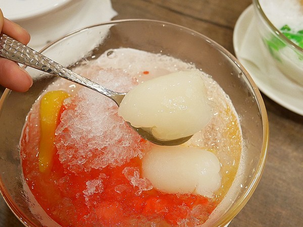 意思泰泰國菜&精釀啤酒:意思泰泰國菜&精釀啤酒-台中SOGO泰式料理 藍象廷旗下品牌 餐點選擇多 單點、套餐各取所需 多人享用更適合