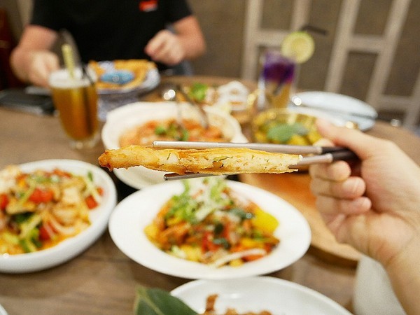 意思泰泰國菜&精釀啤酒:意思泰泰國菜&精釀啤酒-台中SOGO泰式料理 藍象廷旗下品牌 餐點選擇多 單點、套餐各取所需 多人享用更適合