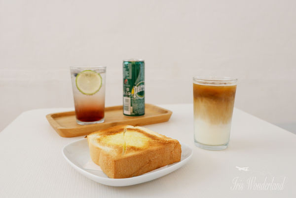 【食記】台北・大安｜Shiro café 白咖啡・白色控必來！每日限量可麗露和肉桂捲｜大安區咖啡廳、台北咖啡廳（已更新部分資訊）