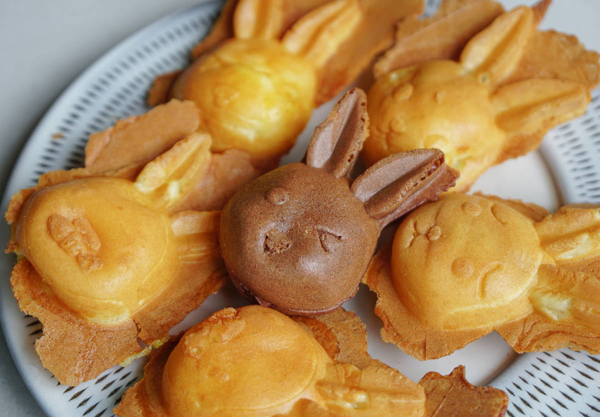 [高雄雞蛋糕推薦]小任性雞蛋糕-呆萌兔子造型包餡雞蛋糕x浪漫粉色攤車 - 美食好芃友