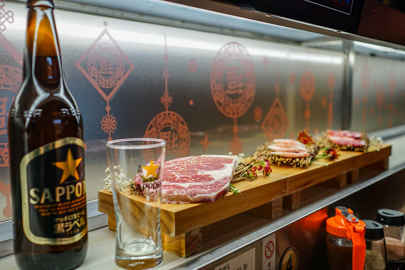 桃園燒肉吃到飽！燒肉道超酷軌道送肉，海鮮火鍋也超讚，聚餐首選。