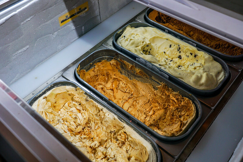 桃園燒肉吃到飽！燒肉道超酷軌道送肉，海鮮火鍋也超讚，聚餐首選。