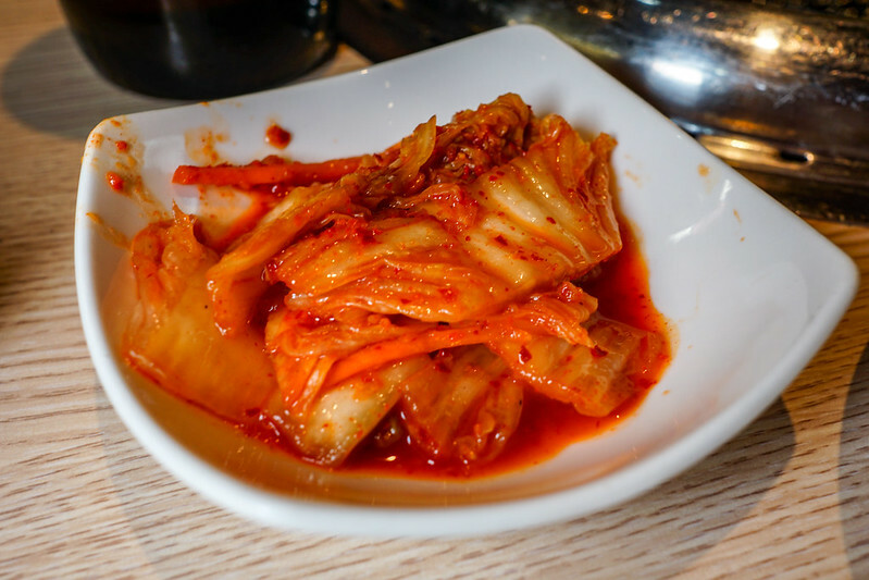 桃園燒肉吃到飽！燒肉道超酷軌道送肉，海鮮火鍋也超讚，聚餐首選。