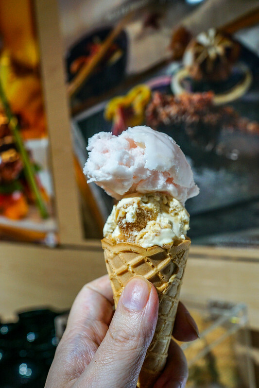 桃園燒肉吃到飽！燒肉道超酷軌道送肉，海鮮火鍋也超讚，聚餐首選。