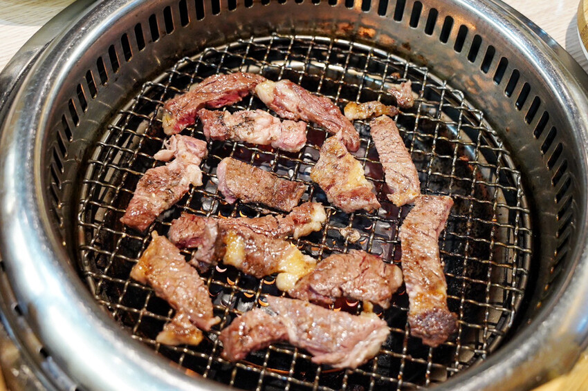 燒肉道|軌道燒肉火烤兩吃!120分鐘吃到飽!589元可吃30種以上,近台茂購物中心 @艾瑪 吃喝玩樂札記