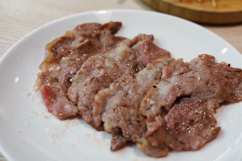 燒肉道|軌道燒肉火烤兩吃!120分鐘吃到飽!589元可吃30種以上,近台茂購物中心 @艾瑪 吃喝玩樂札記