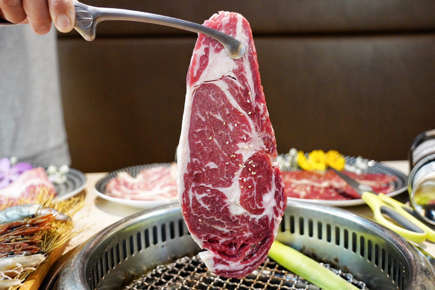 燒肉道|軌道燒肉火烤兩吃!120分鐘吃到飽!589元可吃30種以上,近台茂購物中心 @艾瑪 吃喝玩樂札記