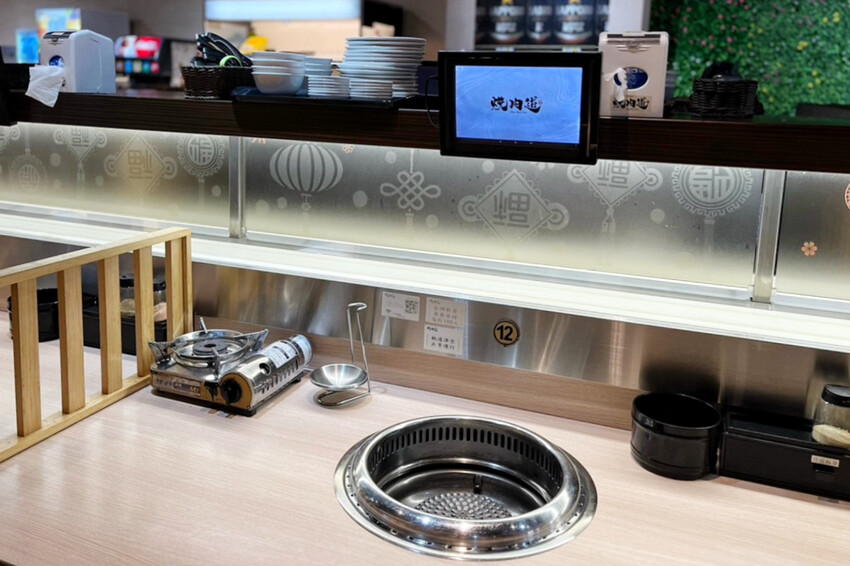 燒肉道|軌道燒肉火烤兩吃!120分鐘吃到飽!589元可吃30種以上,近台茂購物中心 @艾瑪 吃喝玩樂札記