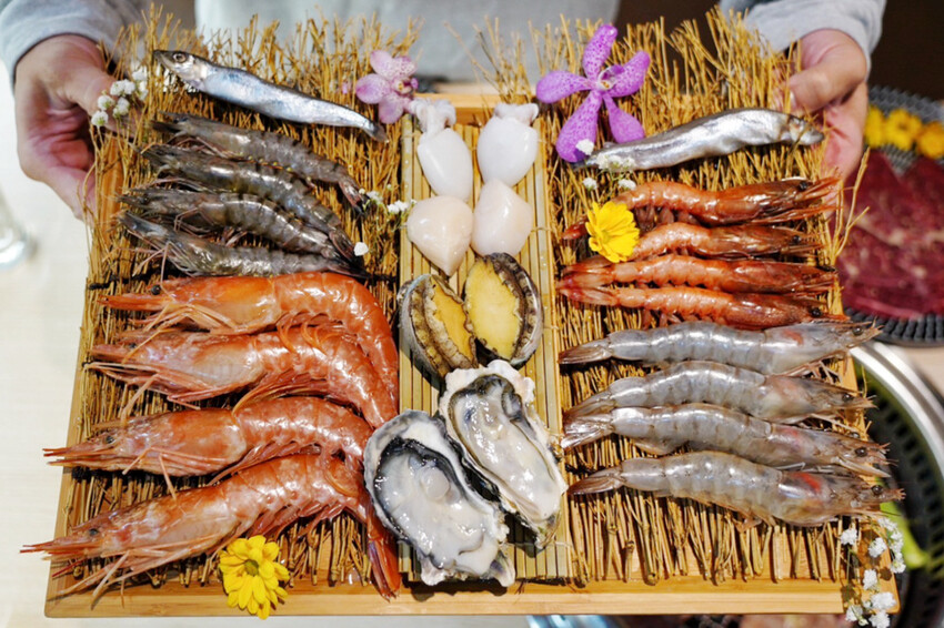 燒肉道|軌道燒肉火烤兩吃!120分鐘吃到飽!589元可吃30種以上,近台茂購物中心 @艾瑪 吃喝玩樂札記