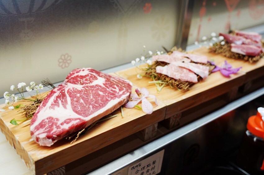 燒肉道|軌道燒肉火烤兩吃!120分鐘吃到飽!589元可吃30種以上,近台茂購物中心 @艾瑪 吃喝玩樂札記