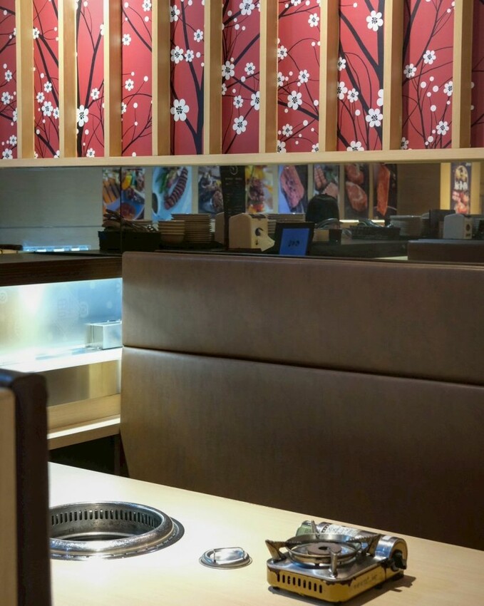 燒肉道｜全台第一家軌道火烤吃到飽，多達百款頂級海陸食材任你吃! - 肉依小姐吃什麼