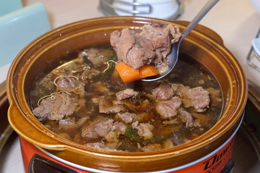 燒肉道｜全台第一家軌道火烤吃到飽，多達百款頂級海陸食材任你吃! - 肉依小姐吃什麼