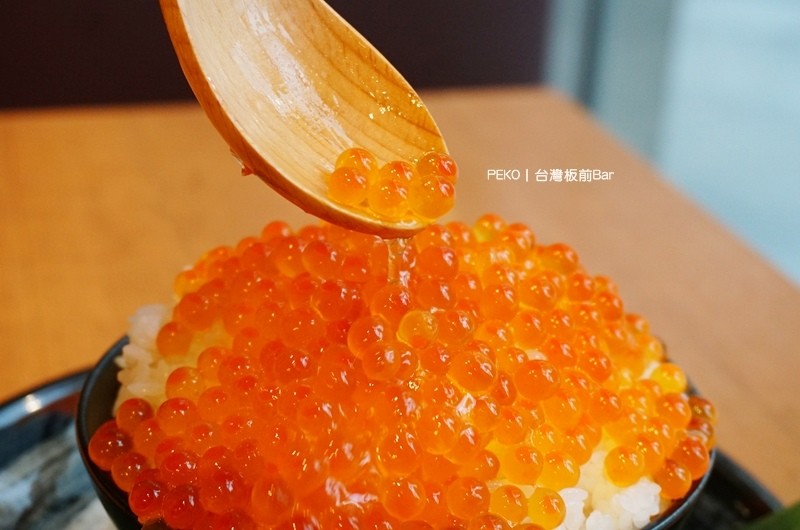 市政府美食.板前バル.台灣板前バル.板前Bar.統一時代百貨.市政府餐廳.鮭魚卵爆丼.鮭魚卵蓋飯.日式料理.