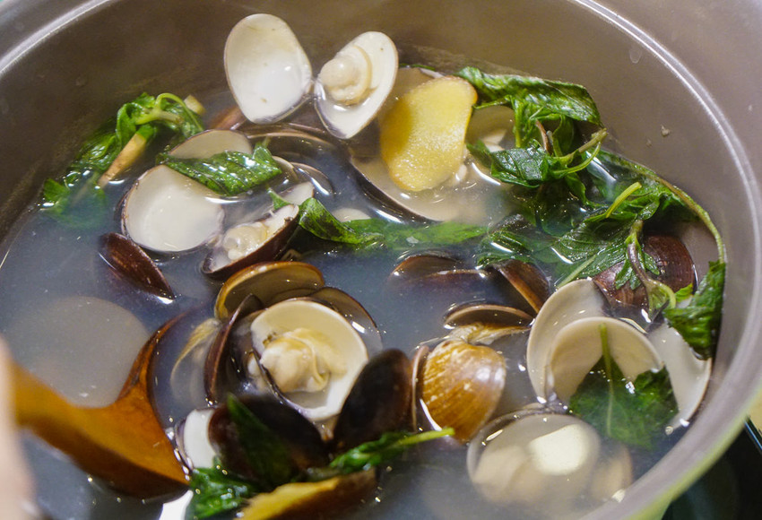 [高雄火鍋推薦]星野肉肉鍋-豪氣12盎司大肉盤!超鮮美蛤蜊鍋x濃郁大骨鍋 - 美食好芃友