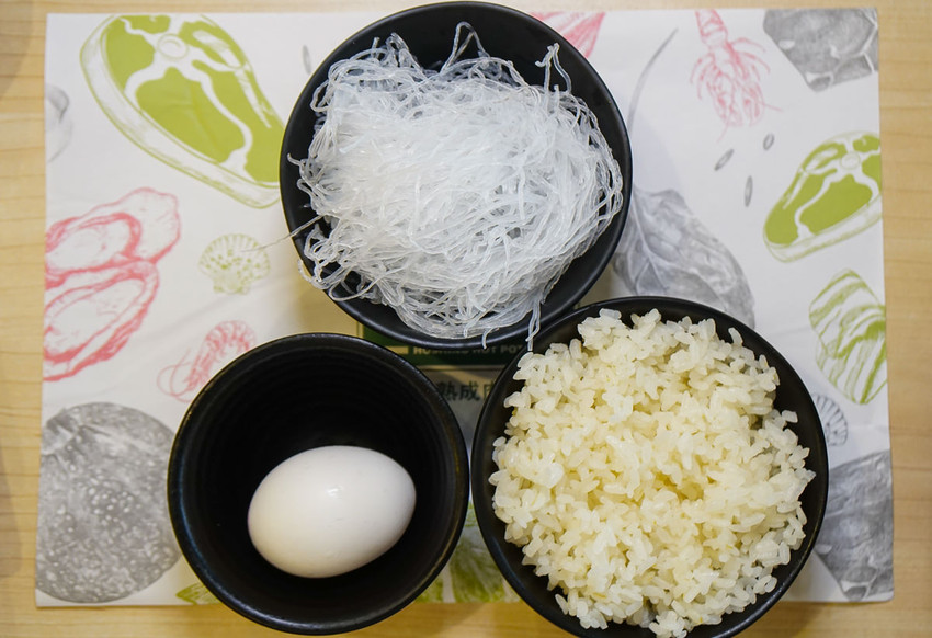 [高雄火鍋推薦]星野肉肉鍋-豪氣12盎司大肉盤!超鮮美蛤蜊鍋x濃郁大骨鍋 - 美食好芃友