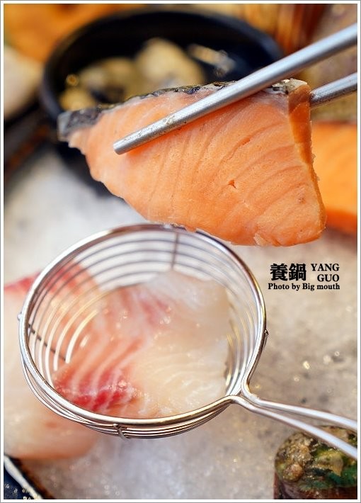 【台北火鍋】養鍋Yang Guo石頭涮涮鍋．台中排隊火鍋名店來台北囉!口味多樣、用料實在，不收服務費、友善寵物餐廳!