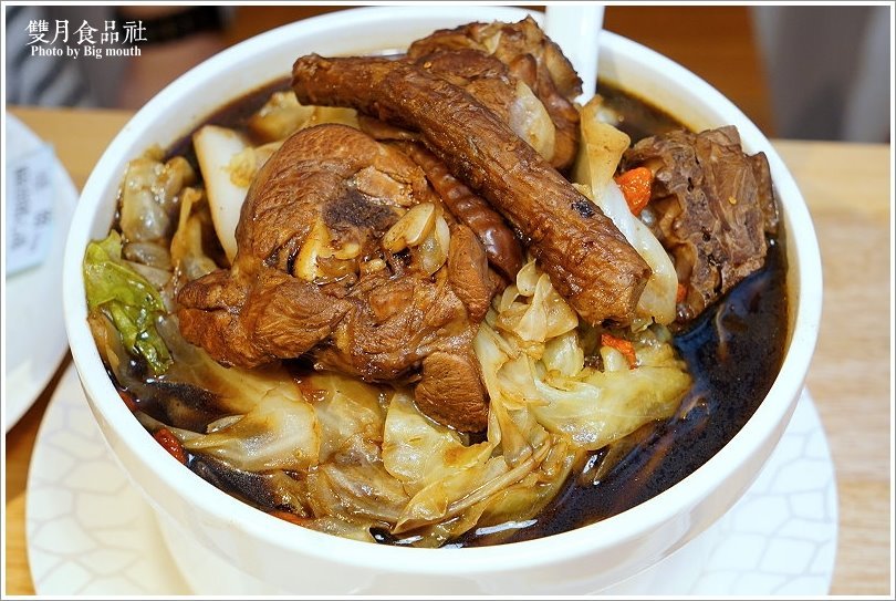 【中和美食】雙月食品社(中和店)．營養滿分的爆料美味!冬令進補首選!