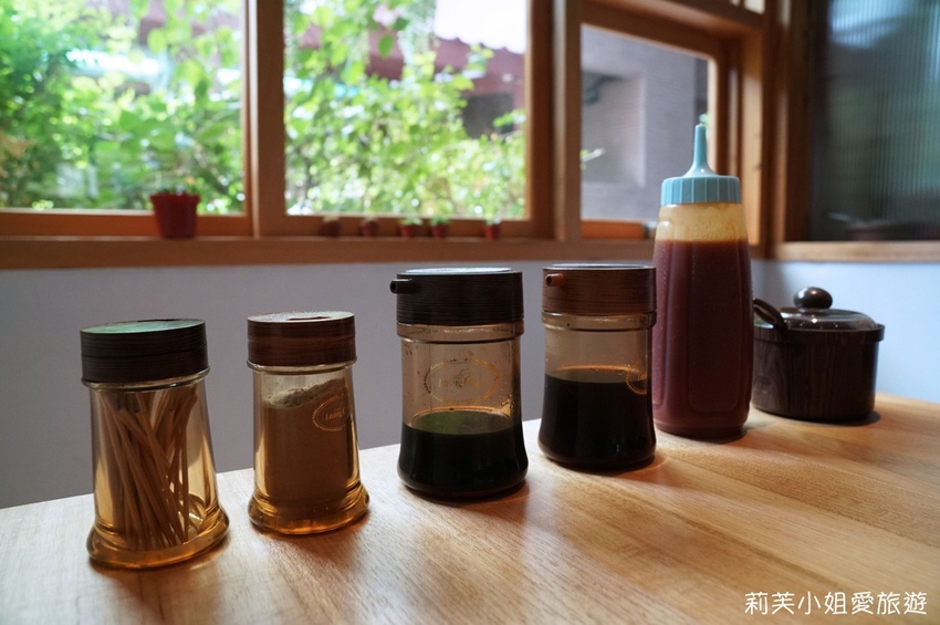 雙月食品