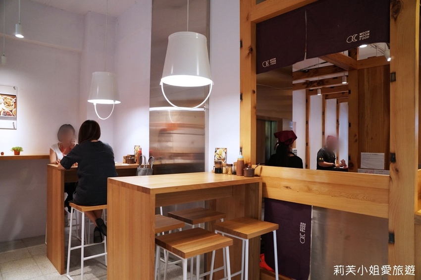 雙月食品