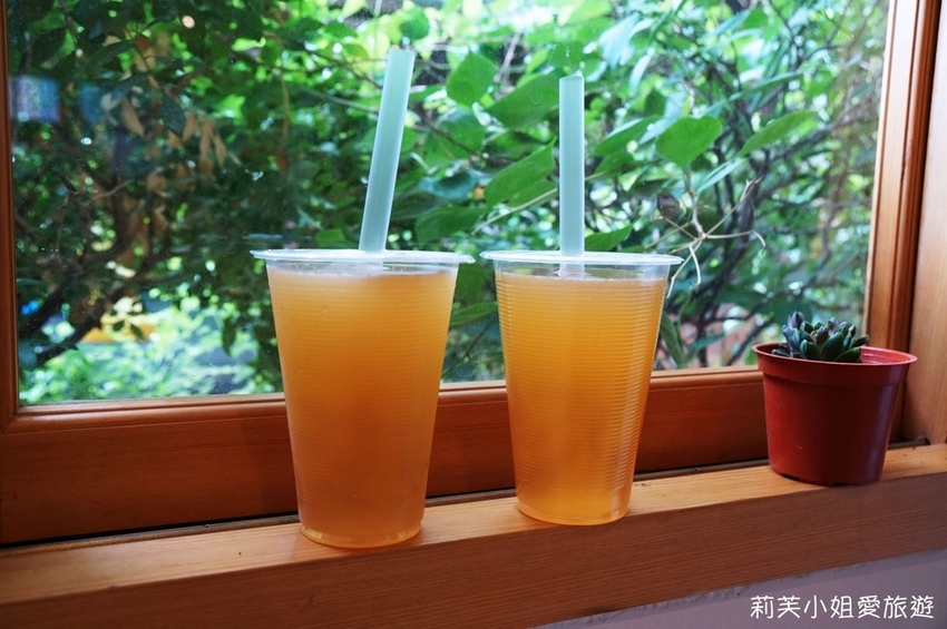 雙月食品