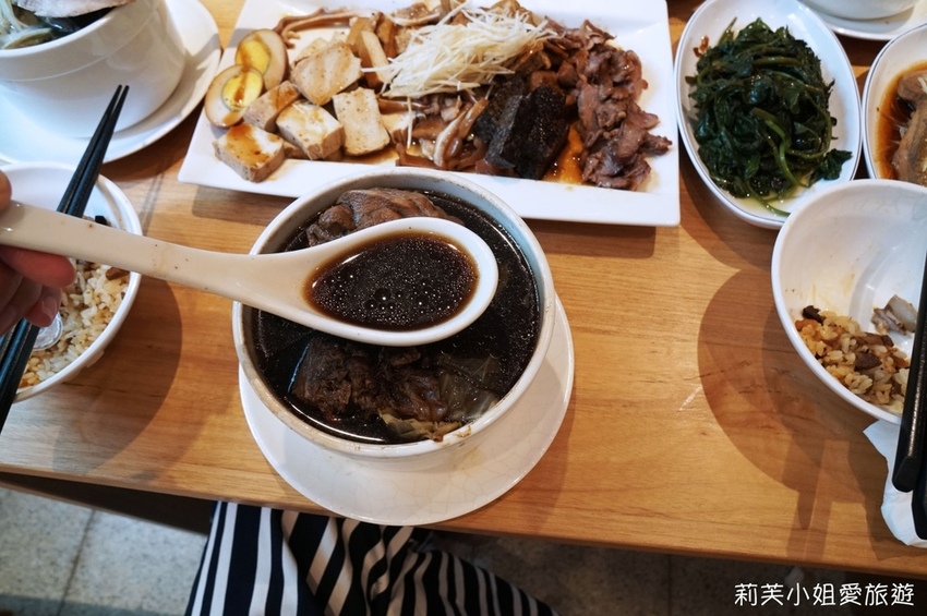 雙月食品